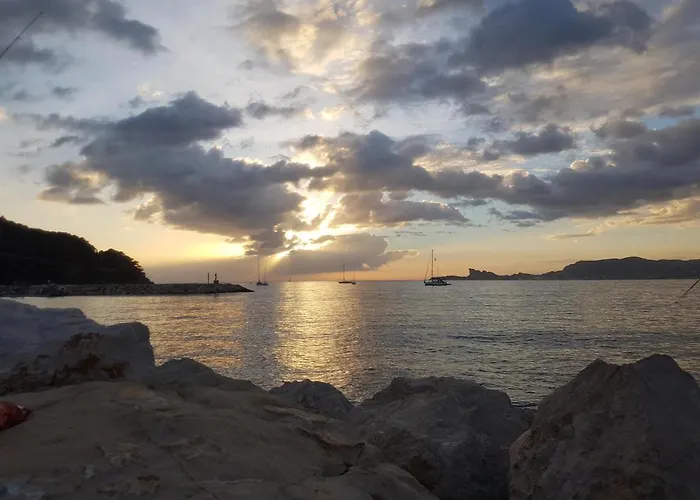 Le Petit Eden De La Madrague Face A La Ciotat