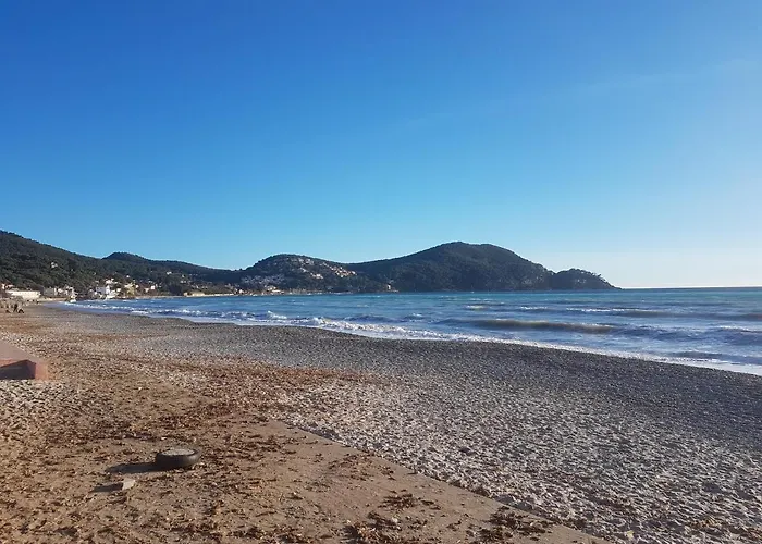 Le Petit Eden De La Madrague Face A La Ciotat